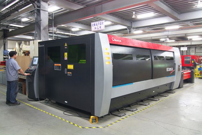 Weche-Facilities-Amada-Magnetic-Levitation-Fiber-Laser-Cutting-Machine-FLC3015AJ
