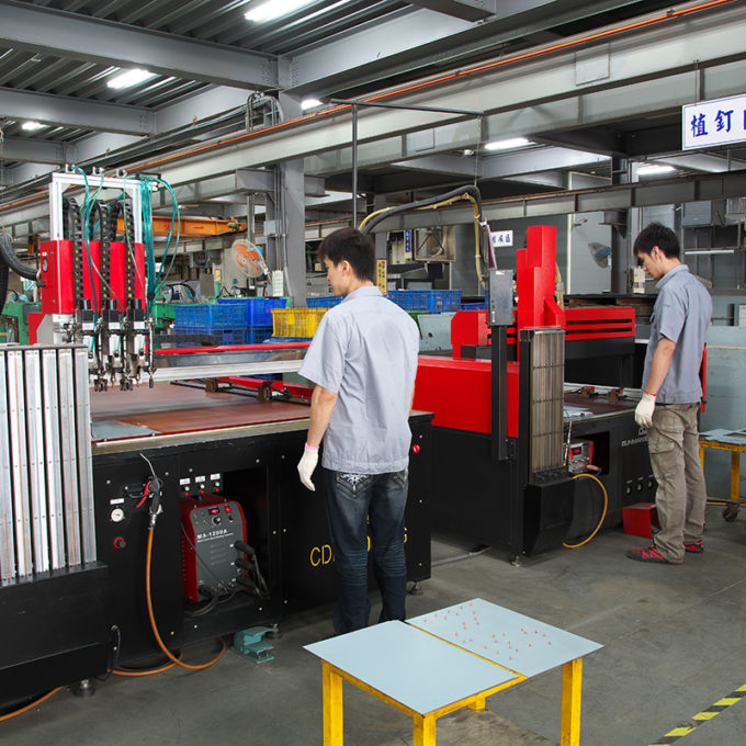 AMADA 自動螺柱焊接機